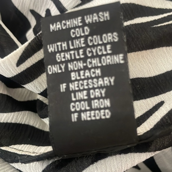 DFA New York Zebra Print Blouse - Size XL - Picture 6 of 6